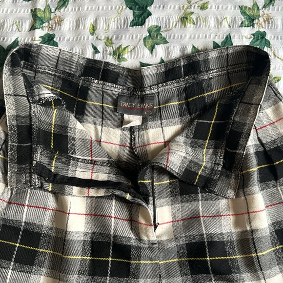 {VTG} Plaid Shorts - Picture 4 of 4